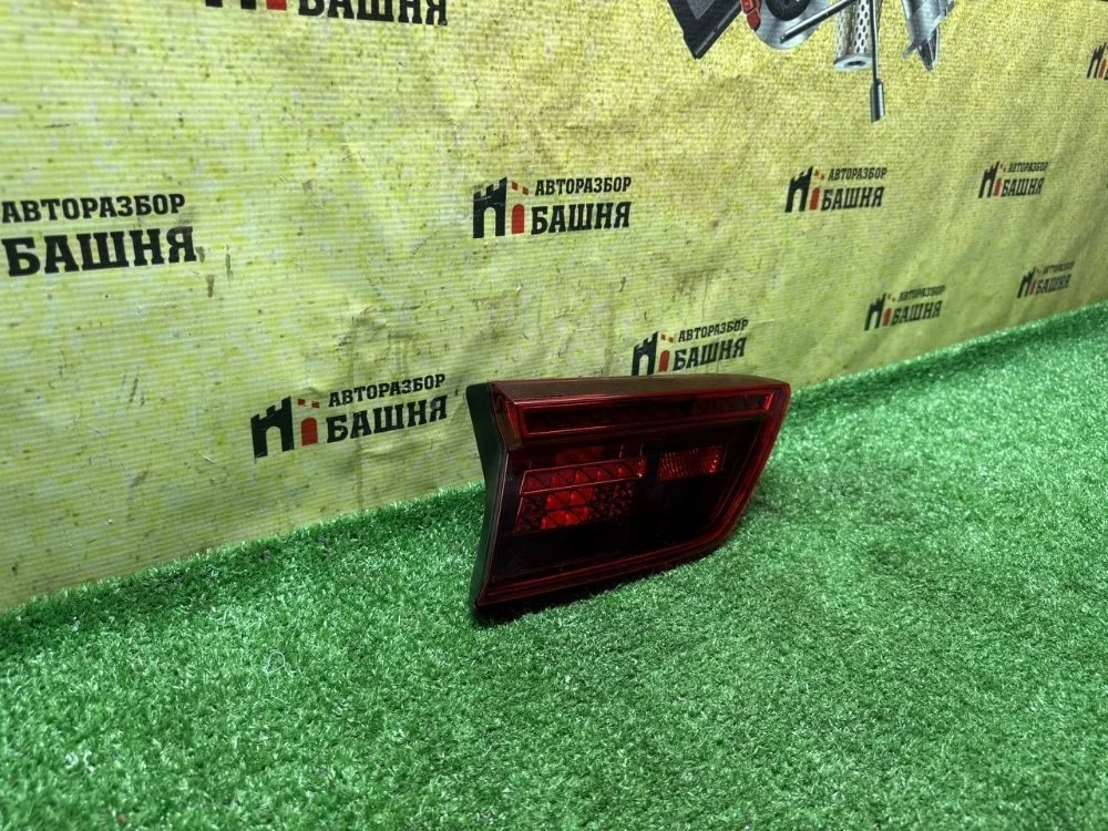 Фонарь внутренний Volkswagen Tiguan 2017 5NA945307D 2 DBGC, левый