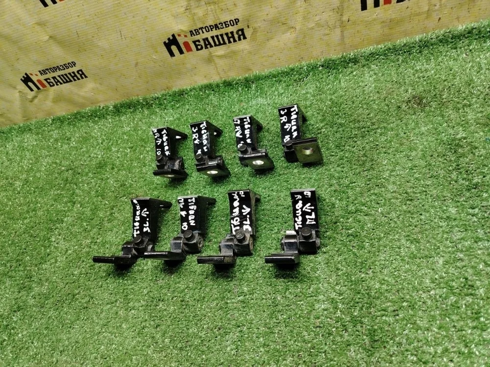 Петля двери Volkswagen Tiguan 2017 8X0831403B 2 DBGC, передняя левая