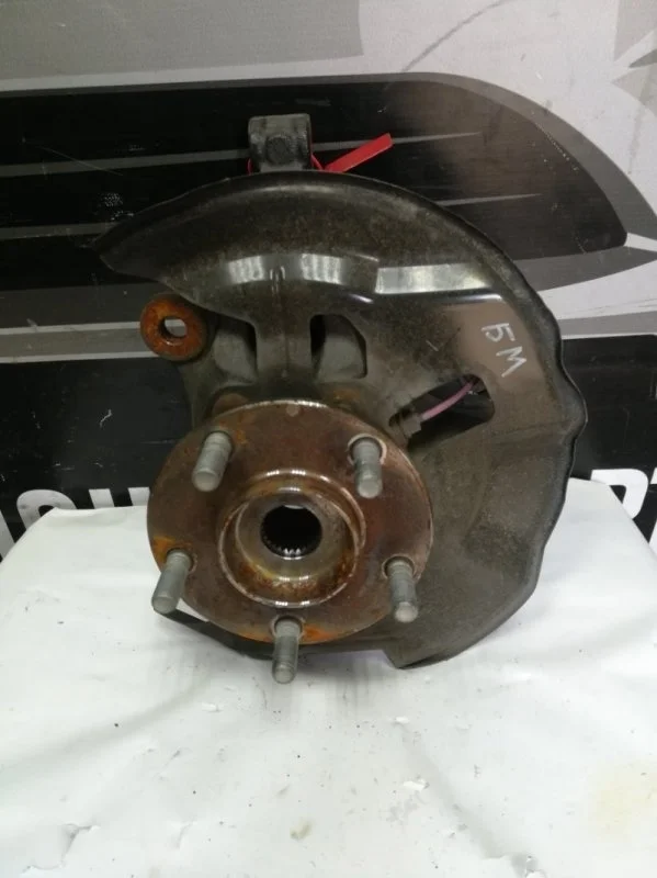 Кулак поворотный Mazda 3 2016 B45A33031 BM 1, передний левый