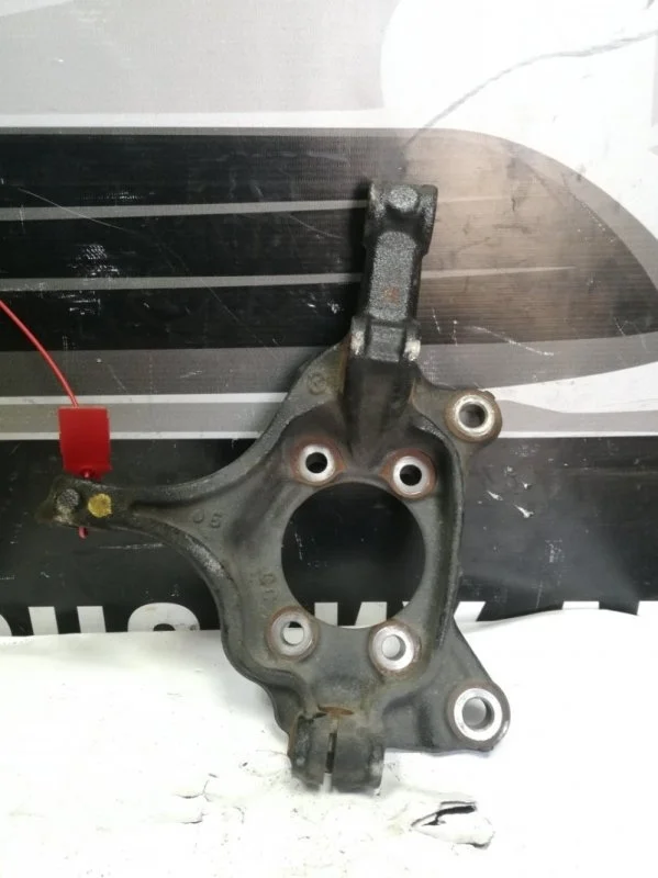 Кулак поворотный Mazda 3 2014 B45A33031 BM 1, передний левый