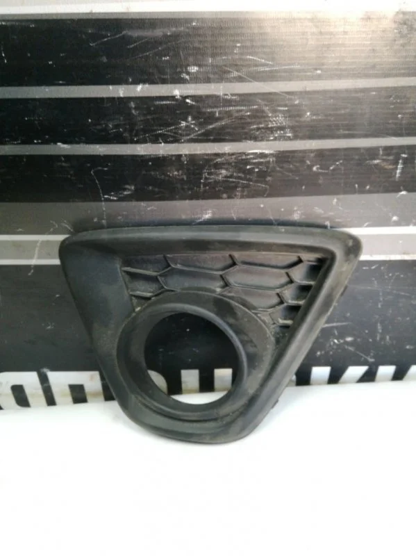 Окантовка противотуманки Mazda CX-5 KD5350C21 KE, передняя левая
