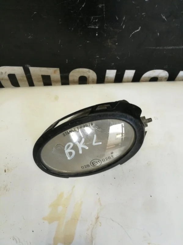 Фара противотуманная Mazda 3 BR5J51690C BK, передняя левая