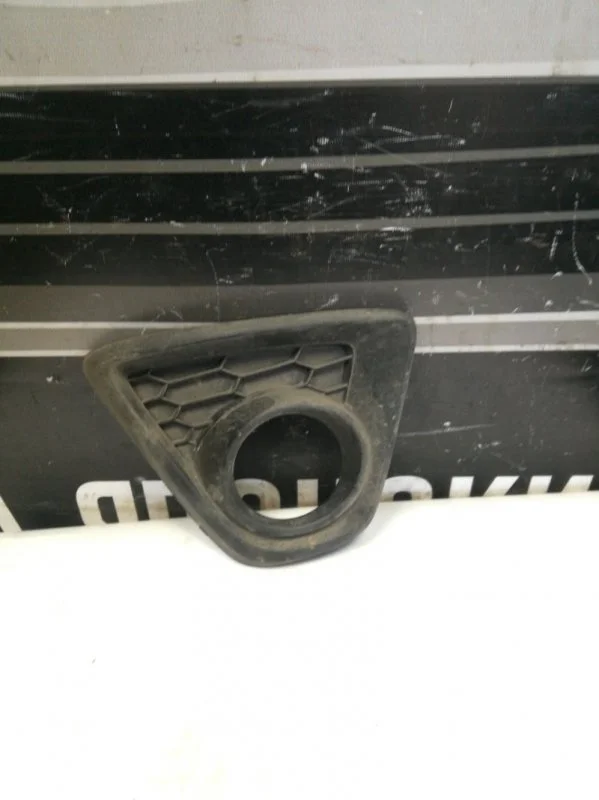 Окантовка противотуманки Mazda CX-5 KD5350C11 KE, передняя правая
