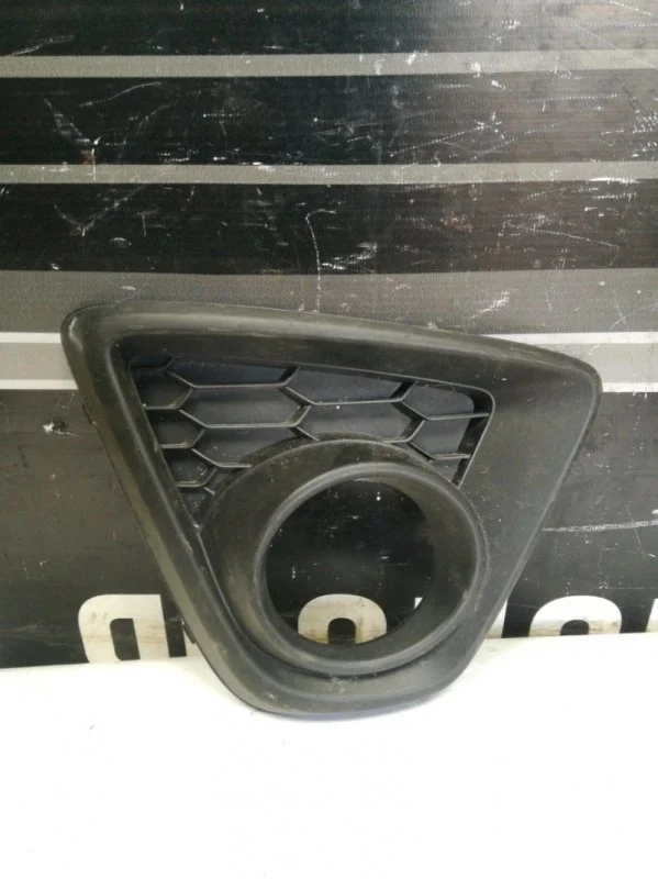 Окантовка противотуманки Mazda CX-5 KD5350C11 KE, передняя правая