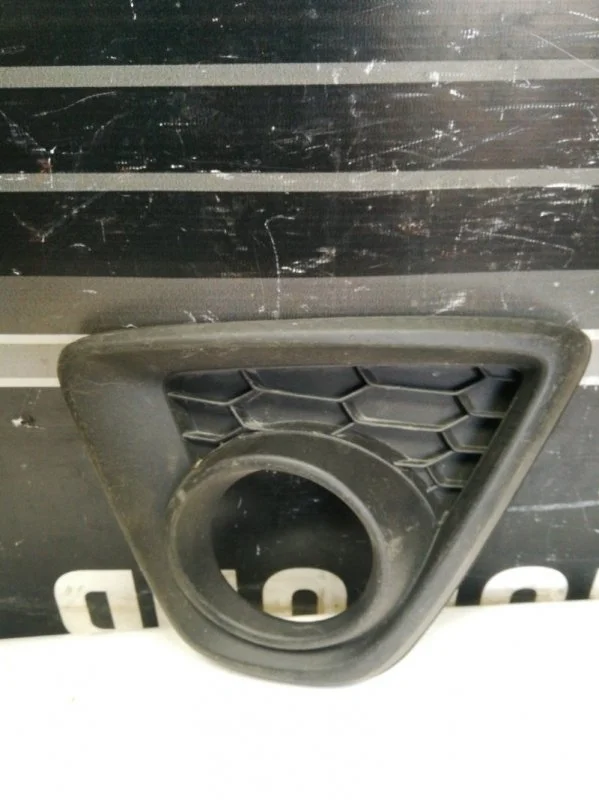 Окантовка противотуманки Mazda CX-5 KD5350C21 KE, передняя левая