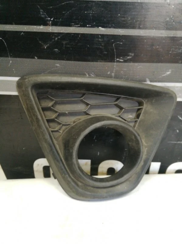 Окантовка противотуманки Mazda CX-5 KD5350C11 KE, передняя правая