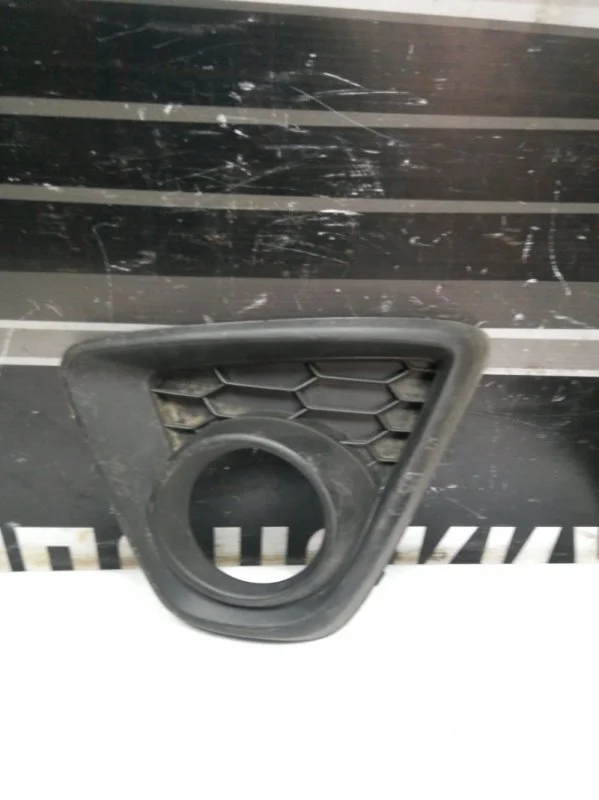 Окантовка противотуманки Mazda CX-5 KD5350C21 KE, передняя левая