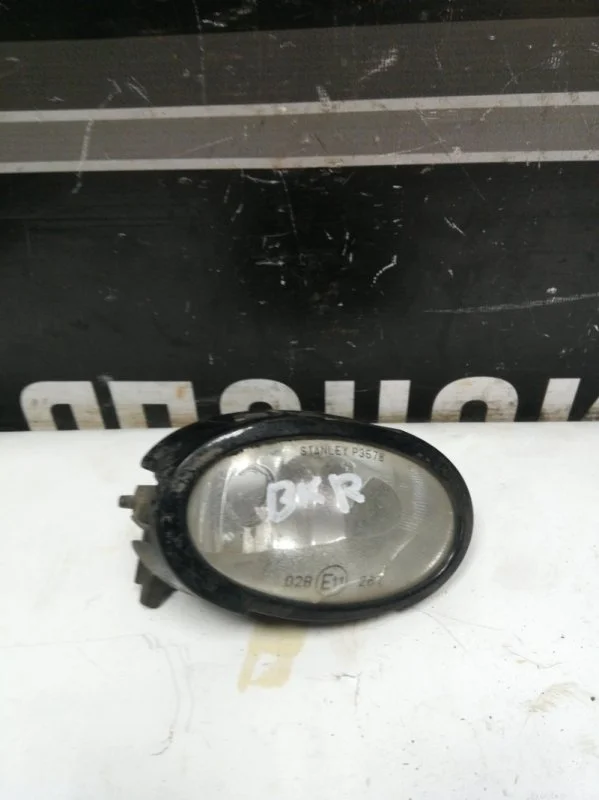 Фара противотуманная Mazda 3 BP4K51680 BK, передняя правая