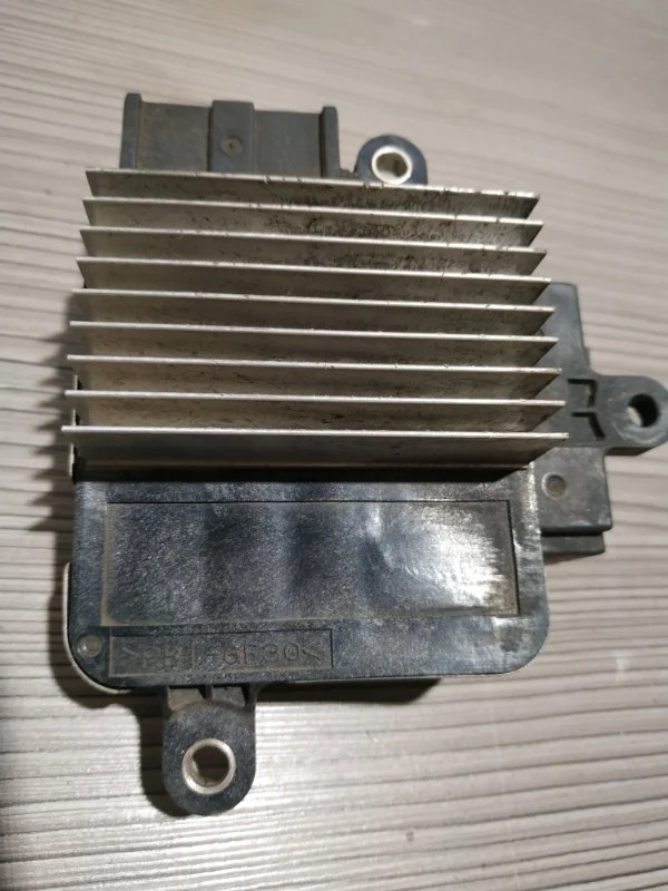 Блок управления вентилятором Toyota Camry 8925730080 50 3.5