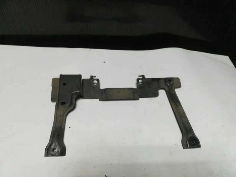 Кронштейн замка капота Mazda 6 GS1D5215YA GH
