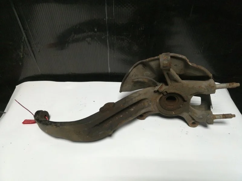 Кулак поворотный Mazda 6 2007-2012 GS1D33021 GH, передний правый