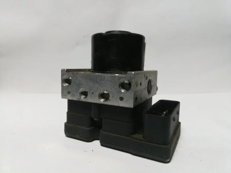 Блок abs Mazda 3 2003-2009 3M512M110JA BK 2.0