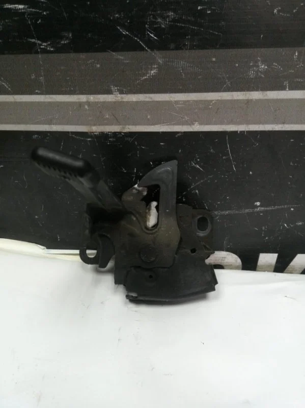 Замок капота Honda Civic 2008 74120SNBE11 4D FD1 FD2 FD3