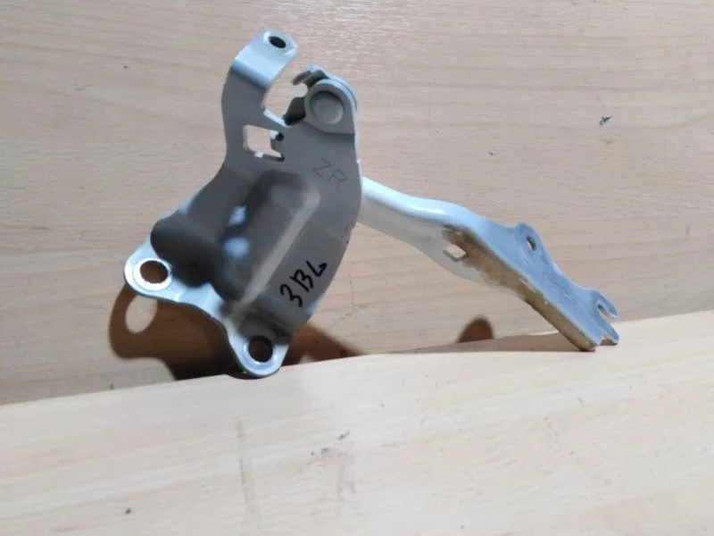 Петля капота Mazda 3 2009-2013 BBM252410B BL 2.0, правая