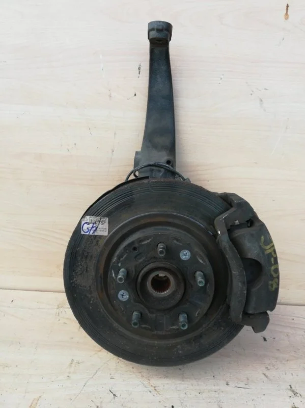 Кулак поворотный Mazda 6 2009 GS1D33021 GH 2.5, передний правый