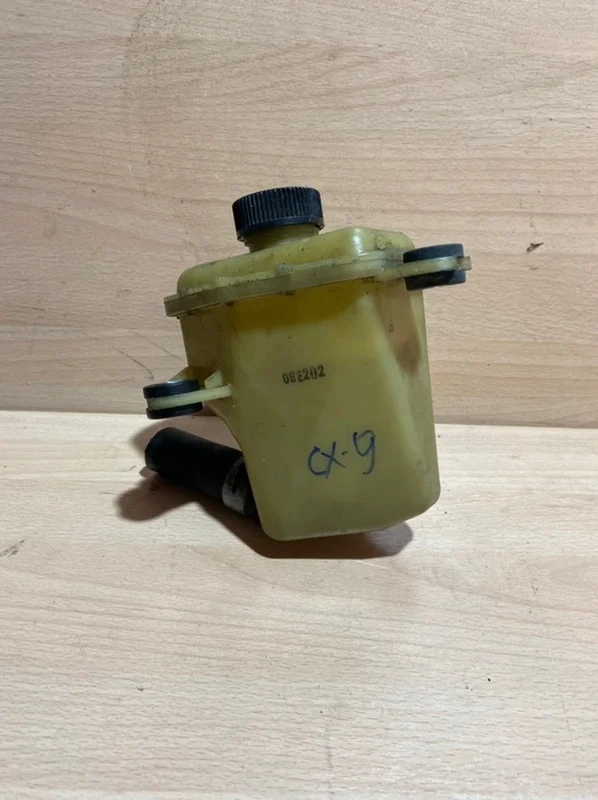 Бачок гидроусилителя Mazda CX-9 L20632690 TB 3.7