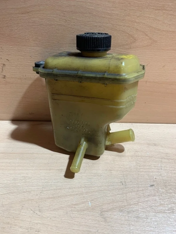 Бачок гидроусилителя Mazda CX-9 L20632690 TB 3.7