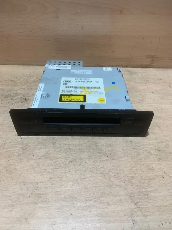 CD чейнджер Audi Q7 4L0910110B
