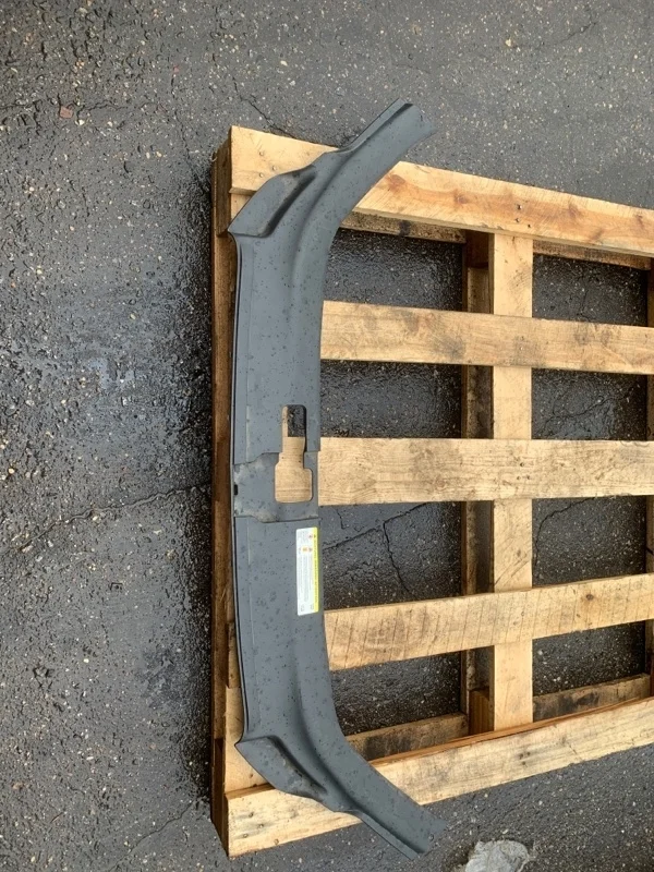 Пыльник бампера Audi Q7 4L0807081 4L 3.0 DIZEL