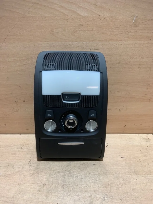 Плафон салона Audi A5 8T0947140