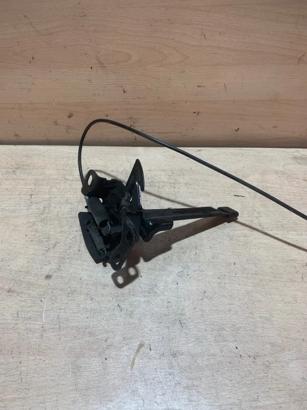 Замок капота Honda Civic 74120SNBE11 4D FD1 FD2 FD3