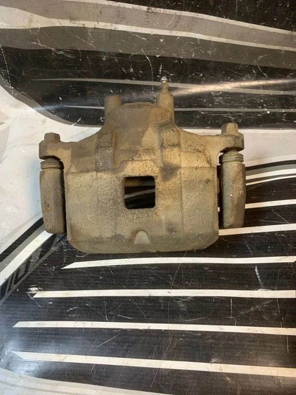 Тормозной суппорт Mitsubishi Outlander 4605A861 GF, передний левый