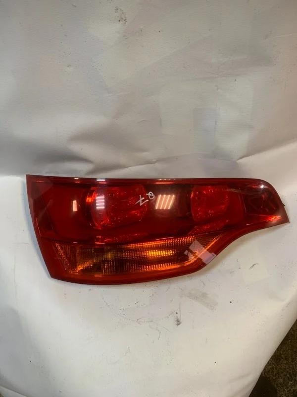 Фонарь Audi Q7 4L0945093 4L, задний левый