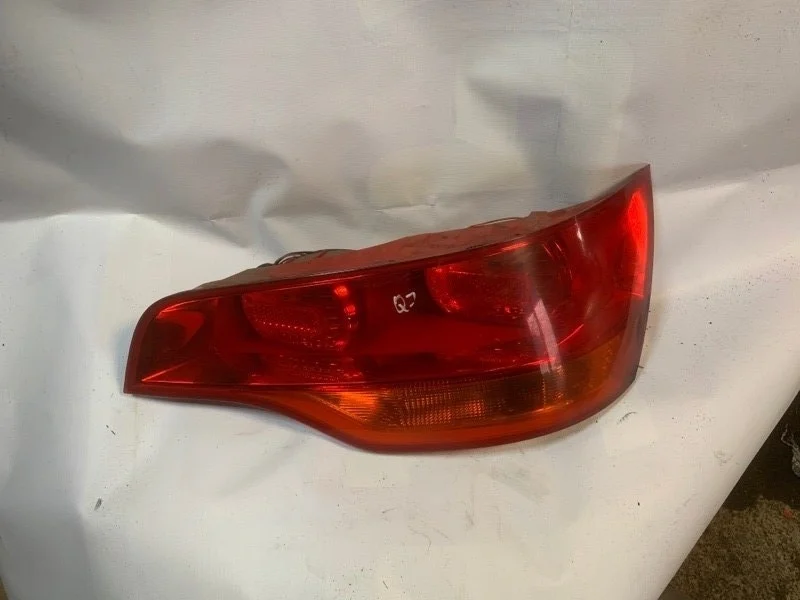 Фонарь Audi Q7 4L0945094 4L, задний правый