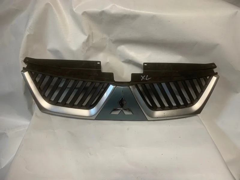 Решетка радиатора Mitsubishi Outlander 2005-2012 7450A460 XL