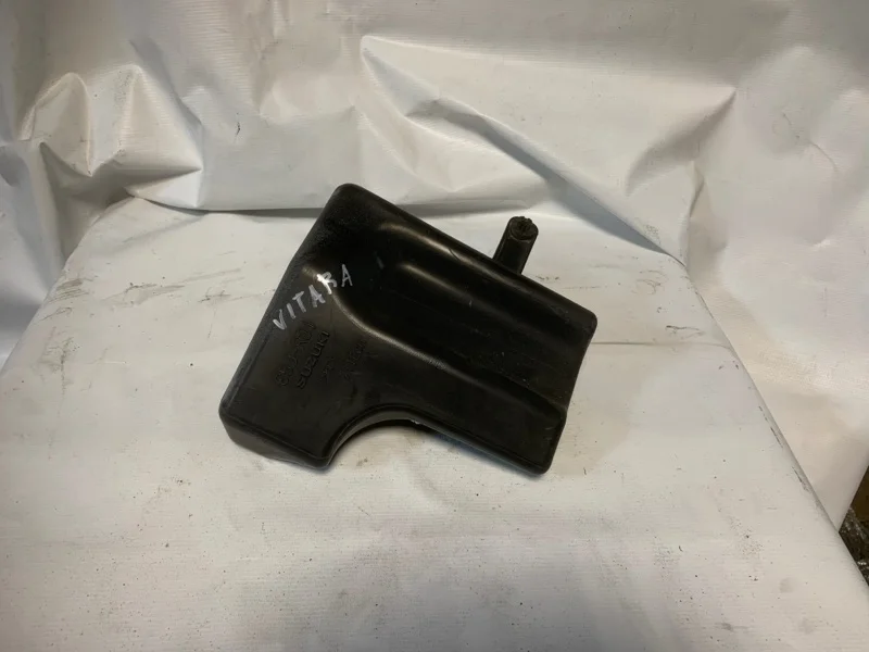 Резонатор воздушного фильтра Suzuki Grand Vitara 2005-2016 1376165J00 JT