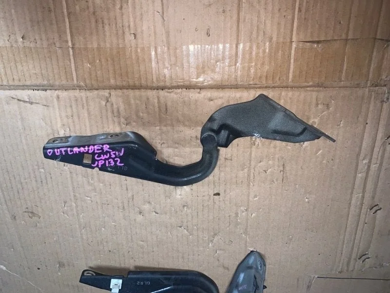 Петля капота Mitsubishi Outlander MN175241 XL 2.4, передняя левая