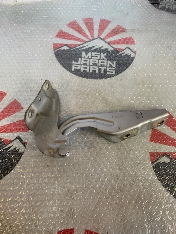 Петля капота Mitsubishi Outlander MN175241 XL 2.4, передняя левая