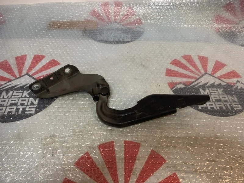 Петля капота Mitsubishi Outlander MN175242 XL 2.4, правая