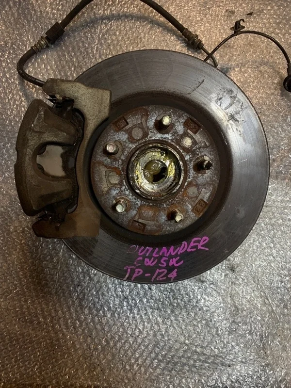 Кулак поворотный Mitsubishi Outlander 3870A011 XL 2.4, передний левый