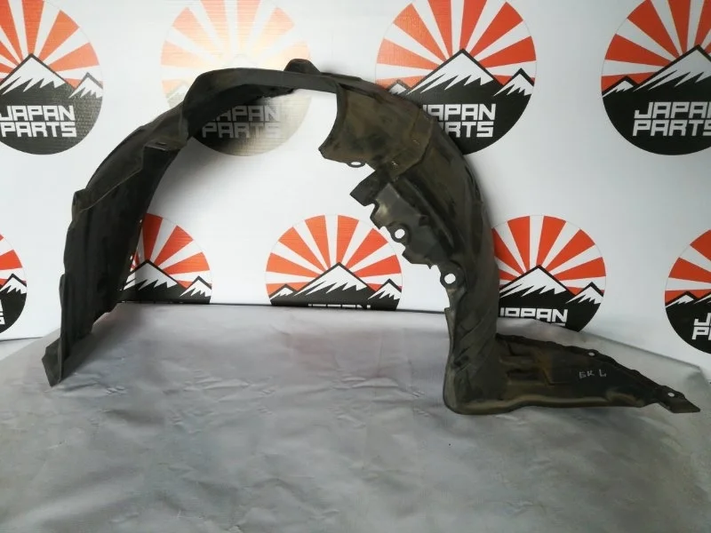 Подкрылок Mazda 3 2003-2009 BP4K56140H BK, передний левый