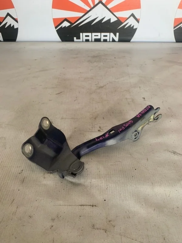 Петля капота Mazda 6 GS1D52420A GH, левая