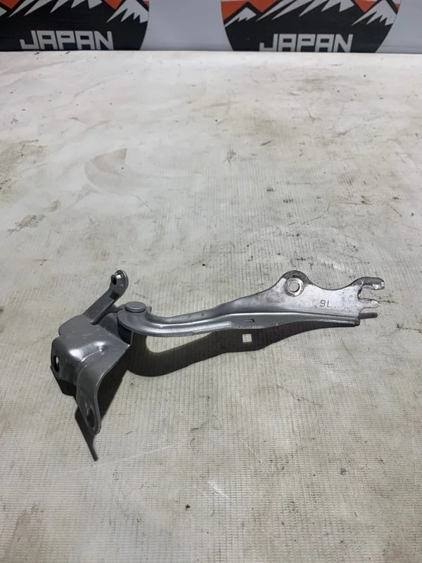 Петля капота Mazda 3 BP4K52420B BK, левая