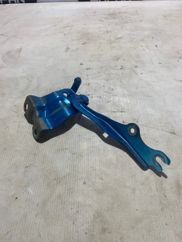 Петля капота Mazda 3 BBM252420 BL, левая