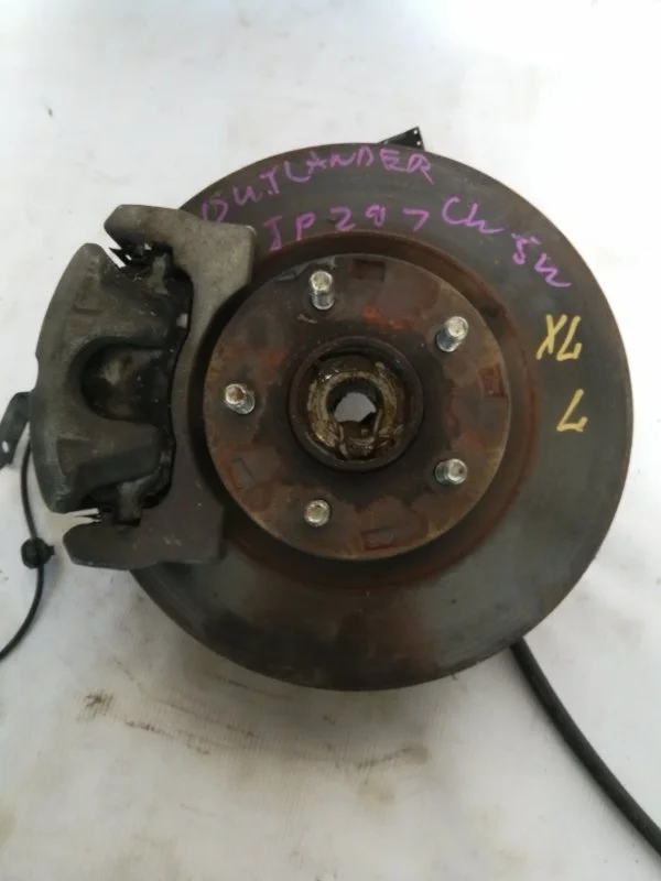 Кулак поворотный Mitsubishi Outlander 3870A011 XL 2.4, левый