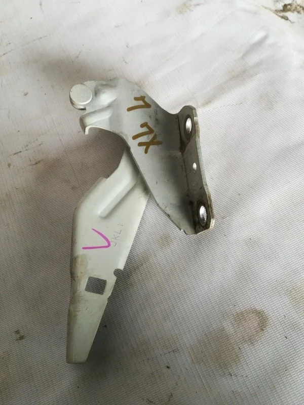 Петля капота Mitsubishi Outlander MN175241 XL 2.4, левая