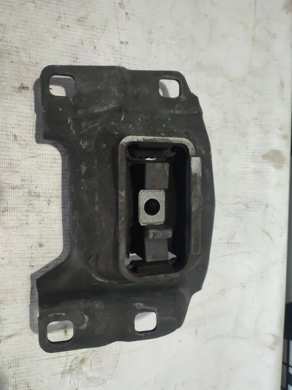 Подушка акпп Mazda 3 2003-2009 BP4N39070C BL 1.6