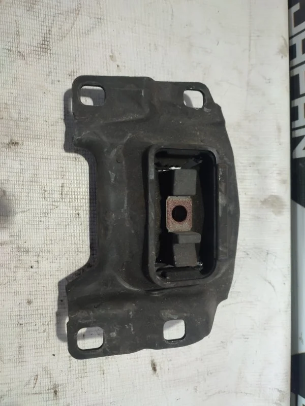 Подушка акпп Mazda 3 2003-2009 BP4N39070C BL 1.6