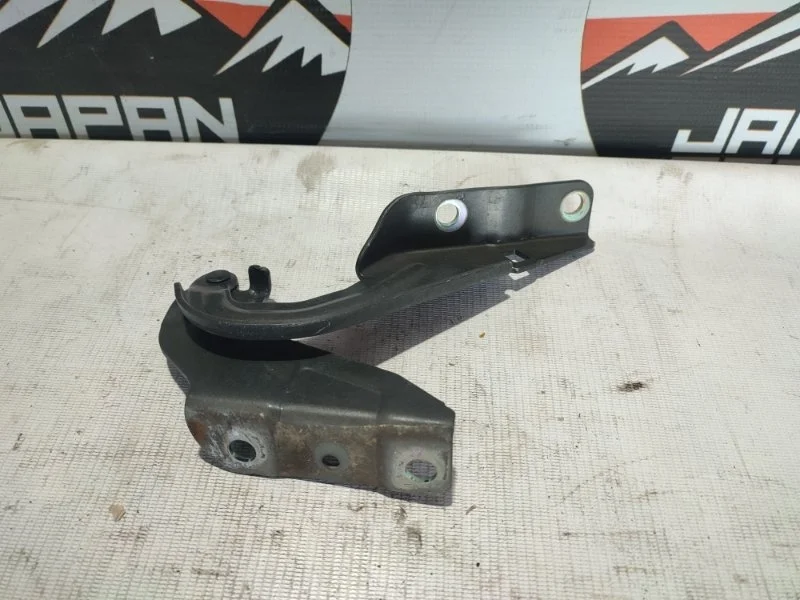 Петля капота Mitsubishi Outlander MN175241 XL 2.4, левая