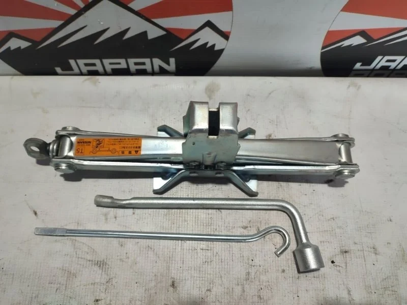 Домкрат Nissan X-Trail 99550EQ56D T31