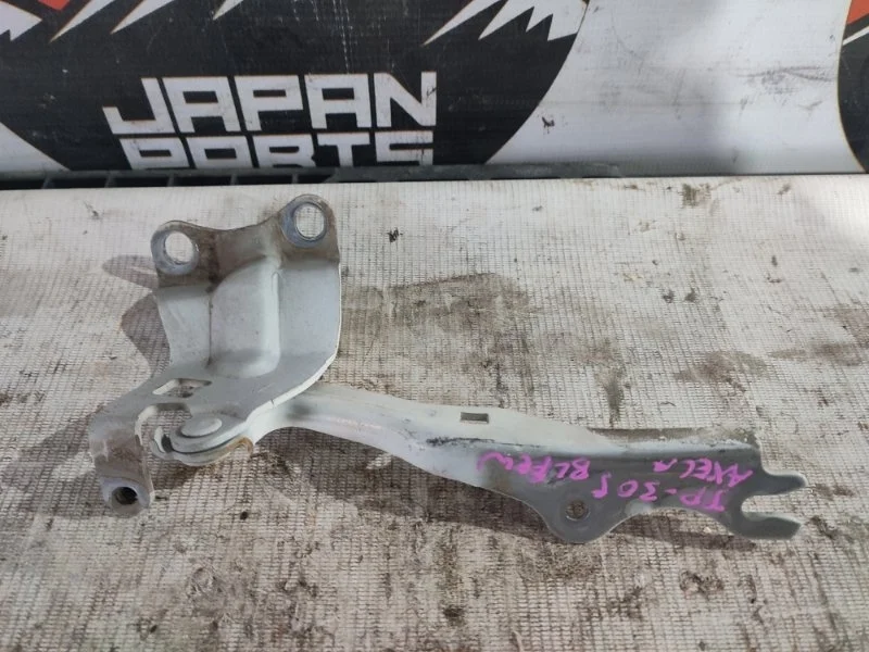 Петля капота Mazda 3 BBM252420 BL, левая