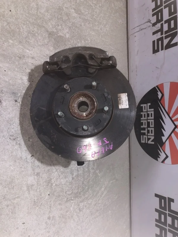 Кулак поворотный Mazda 3 BR5S33031 BL, передний левый