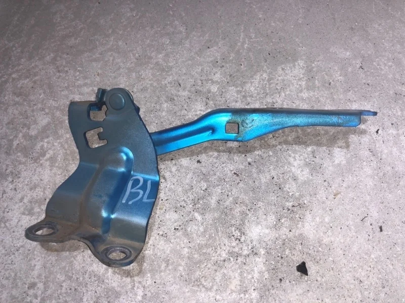 Петля капота Mazda 3 BBM252410B BL, правая
