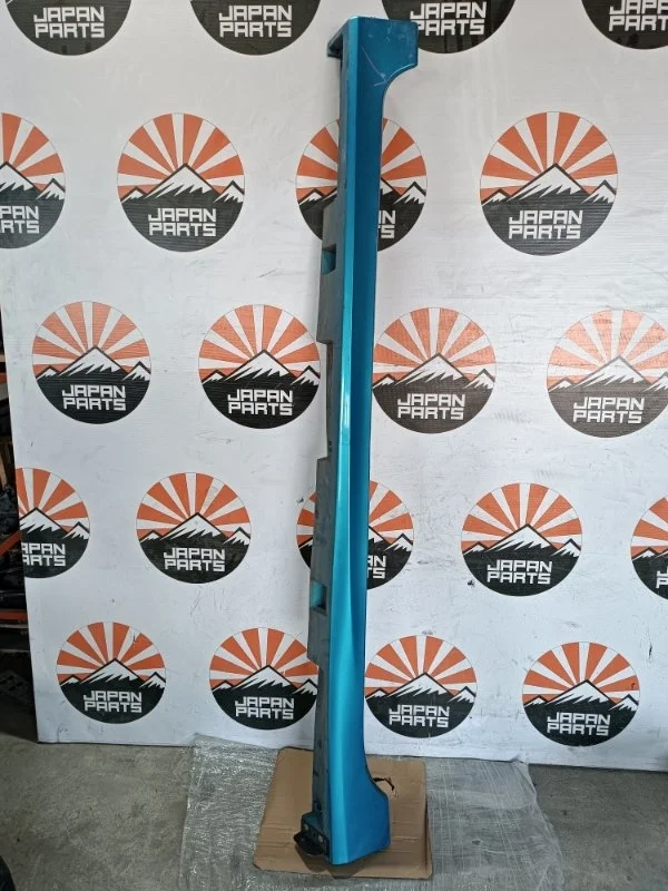 Накладка на порог Mazda 3 BBN551P51 BL, левая