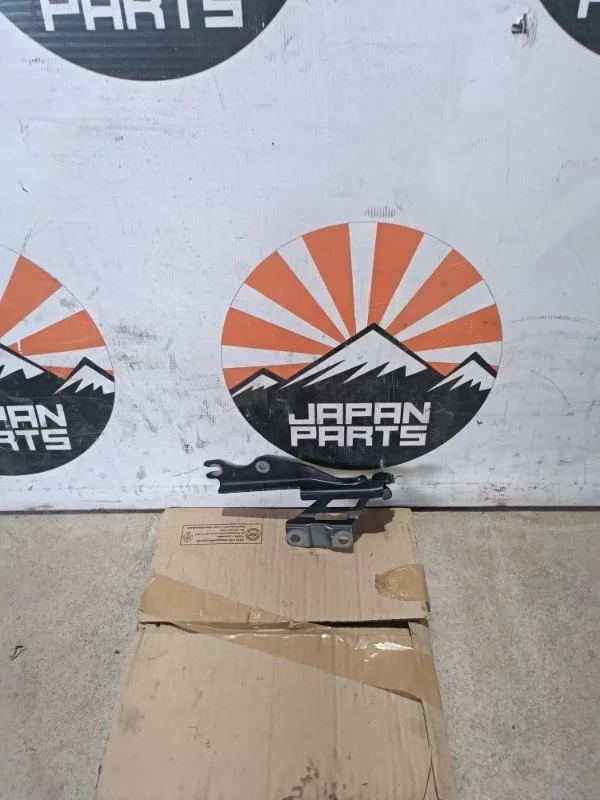 Петля капота Mazda 6 GHP952410B GJ, правая