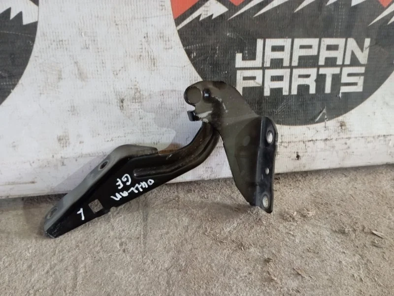 Петля капота Mitsubishi Outlander MN175241 GF, левая